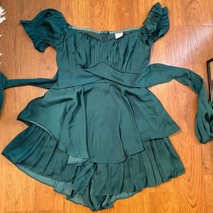 Ruffle dark green romper